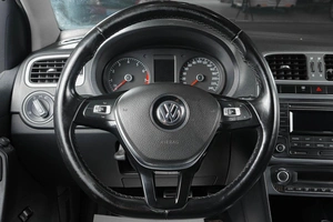 Седан Volkswagen Polo 2016 года, 1219000 рублей, Тюмень