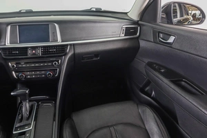 Седан Kia Optima 2019 года, 1909000 рублей, Пермь