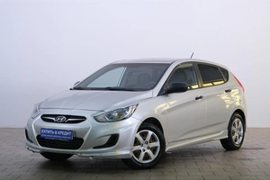 Хетчбэк Hyundai Solaris 2013 года, 779000 рублей, Омск