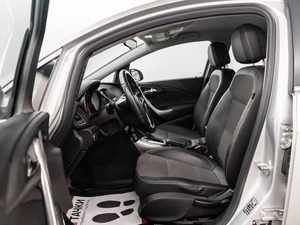 Хетчбэк Opel Astra 2012 года, 825000 рублей, Красноярск
