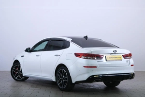 Седан Kia Optima 2018 года, 2339000 рублей, Омск