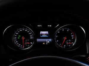 Седан Mercedes-benz CLA-класс 2016 года, 2098444 рублей, Москва