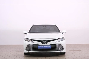 Седан Toyota Camry 2019 года, 2459000 рублей, Омск