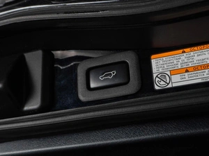 Внедорожник Toyota Land Cruiser 2019 года, 7999000 рублей, Тюмень