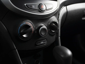 Седан Hyundai Solaris 2011 года, 750000 рублей, Омск