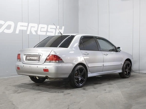 Седан Mitsubishi Lancer 2004 года, 570000 рублей, Омск