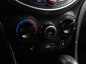 Седан Hyundai Solaris 2013 года, 829000 рублей, Тюмень