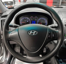 Хетчбэк Hyundai i30 2010 года, 650000 рублей, Красноярск