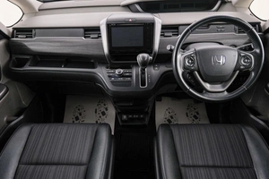 Минивэн Honda Freed 2016 года, 1489000 рублей, Красноярск