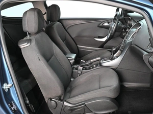 Хетчбэк Opel Astra GTC 2013 года, 999000 рублей, Аксай