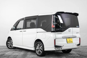 Минивэн Honda Stepwgn Spada 2016 года, 1699000 рублей, Кемерово