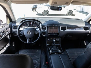 Внедорожник Volkswagen Touareg 2016 года, 3325000 рублей, Краснодар