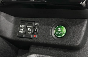 Минивэн Honda Stepwgn 2016 года, 1840000 рублей, Красноярск