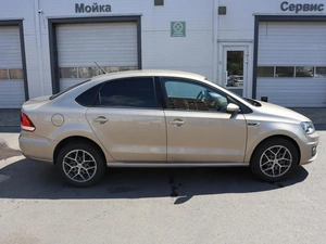 Седан Volkswagen Polo 2016 года, 970000 рублей, Железногорск