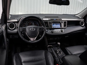 Внедорожник Toyota RAV4 2015 года, 2175000 рублей, Краснодар