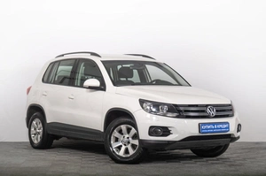 Внедорожник Volkswagen Tiguan 2018 года, 2209000 рублей, Томск