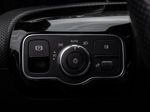 Седан Mercedes-benz CLA-класс 2019 года, 3250000 рублей, Краснодар