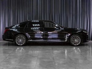 Седан Hongqi H9 2023 года, 4199000 рублей, Тюмень