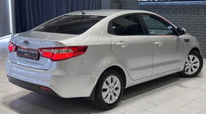 Седан Kia Rio 2011 года, 930000 рублей, Красноярск