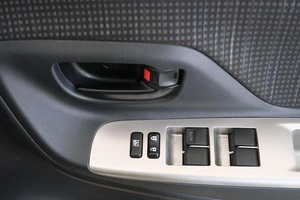 Хетчбэк Toyota Vitz 2014 года, 819000 рублей, Омск