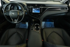 Седан Toyota Camry 2018 года, 2889000 рублей, Омск