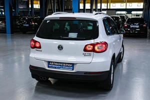 Внедорожник Volkswagen Tiguan 2011 года, 1198000 рублей, Солонцы