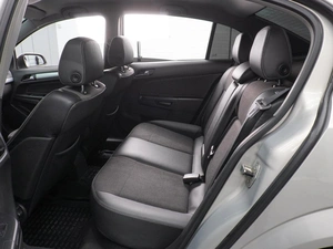 Седан Opel Astra 2008 года, 664000 рублей, Воронеж