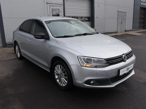 Седан Volkswagen Jetta 2013 года, 1090000 рублей, Железногорск