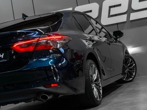Седан Toyota Camry 2018 года, 2470000 рублей, Тюмень