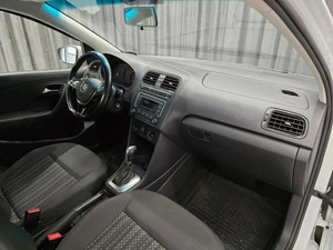 Седан Volkswagen Polo 2018 года, 885000 рублей, Красноярск