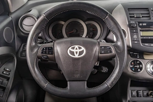 Внедорожник Toyota RAV4 2010 года, 1149000 рублей, Томск
