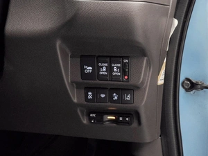 Минивэн Honda Freed 2017 года, 1325000 рублей, Красноярск