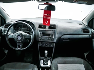 Седан Volkswagen Polo 2013 года, 850000 рублей, Красноярск
