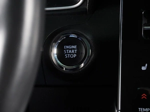Седан Toyota Avalon 2023 года, 3699000 рублей, Красный Пахарь