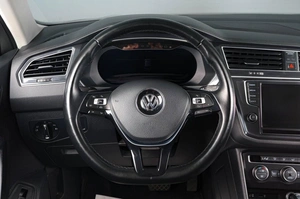 Внедорожник Volkswagen Tiguan 2017 года, 2259000 рублей, Тюмень