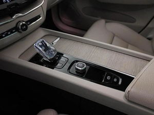 Внедорожник Volvo XC60 2021 года, 3683055 рублей, Москва