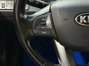 Седан Kia Rio 2015 года, 885000 рублей, Красноярск