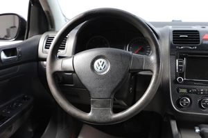 Хетчбэк Volkswagen Golf 2005 года, 659000 рублей, Новосибирск
