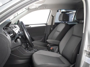 Внедорожник Volkswagen Tiguan 2018 года, 3390000 рублей, Омск