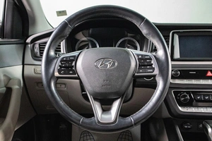 Седан Hyundai Sonata 2017 года, 2069000 рублей, Сургут