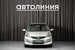 Хетчбэк Honda Fit 2013 года, 740000 рублей, Красноярск