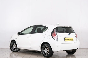 Хетчбэк Toyota Aqua 2016 года, 899000 рублей, Красноярск