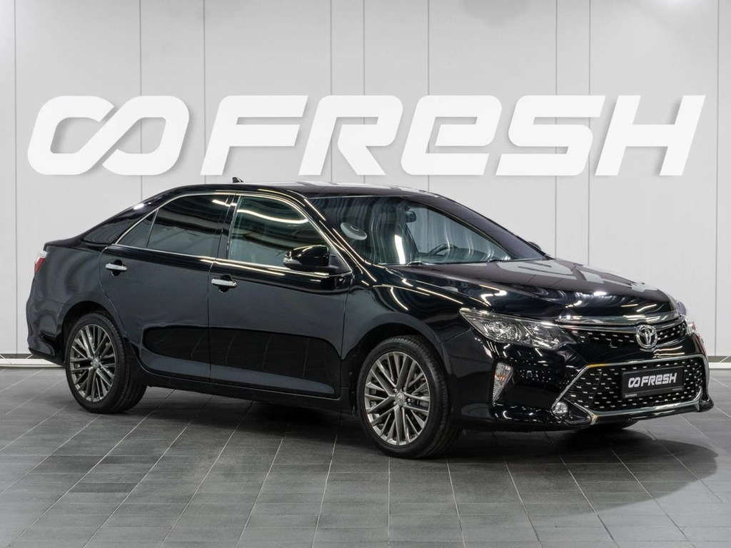 Седан Toyota Camry 2018 года, 2729000 рублей, Сургут