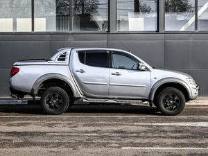 Пикап Mitsubishi L200 2012 года, 1499000 рублей, Кирилловка