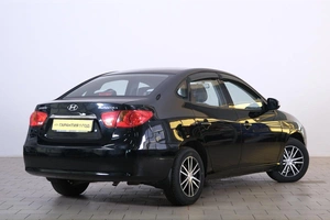 Седан Hyundai Elantra 2010 года, 759000 рублей, Омск