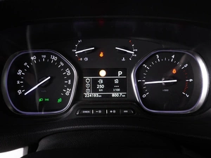 Минивэн Peugeot Traveller 2019 года, 2974000 рублей, Красный Пахарь
