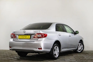 Седан Toyota Corolla 2011 года, 1199000 рублей, Сургут