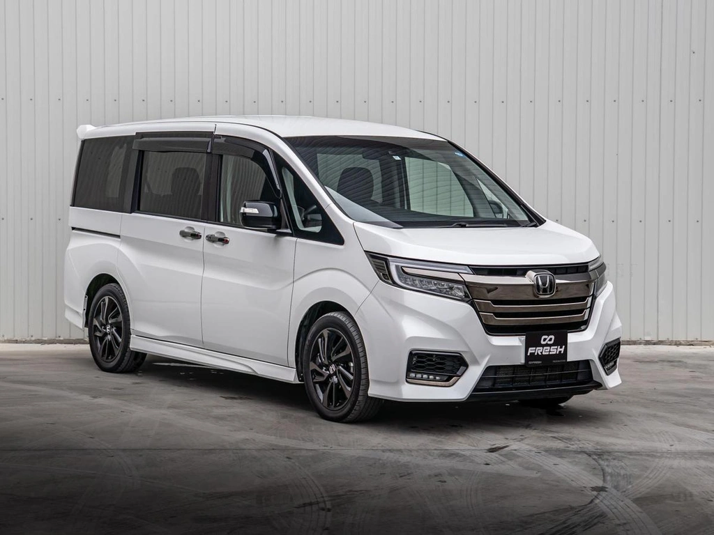 Минивэн Honda Stepwgn Spada 2020 года, 3045000 рублей, Краснодар