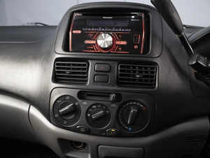 Минивэн Toyota Raum 2001 года, 340000 рублей, Омск