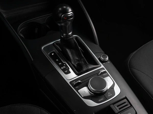 Хетчбэк Audi A3 2016 года, 1599000 рублей, Тюмень